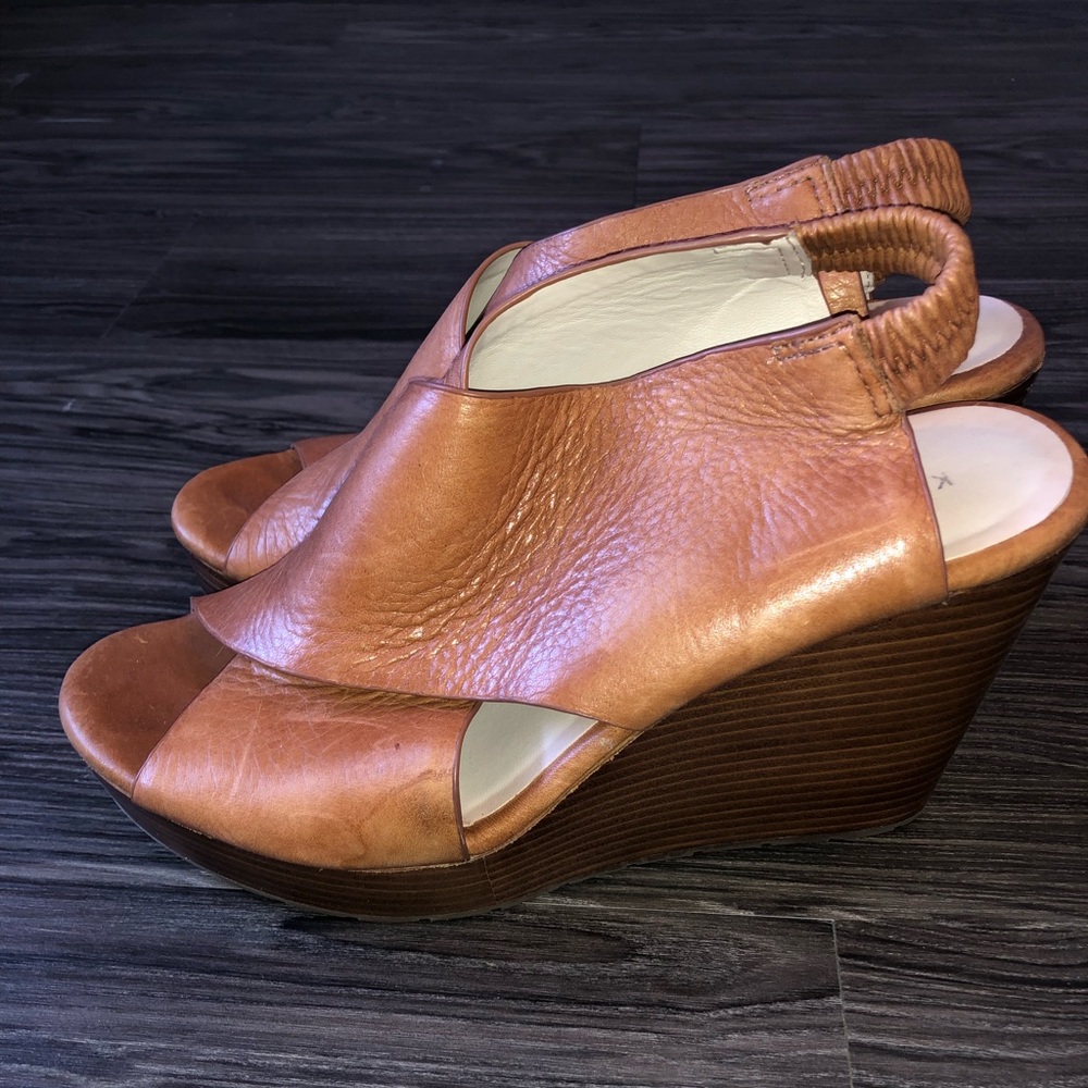 Stunning Neutral Wedges
